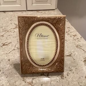Ultima Gold Embossed Pucture Frame